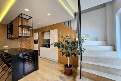 Apartament cu 4 camere semidecomandat, mobilat în Andrei Mureșanu
