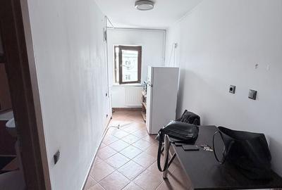 Garsonieră decomandată în Vitan - 4