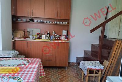 De vânzare în centrul Sovata un teren de 2159 m² cu mai multe case în aceeași cu - 7