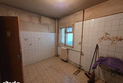 Apartament cu 3 camere semidecomandat în Obor - 1