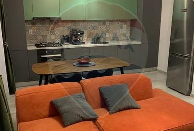 Apartament cu 2 camere semidecomandat, mobilat în Tractorul