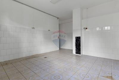 Spațiu comercial, de 100 mp, în P-ța Gării - 13
