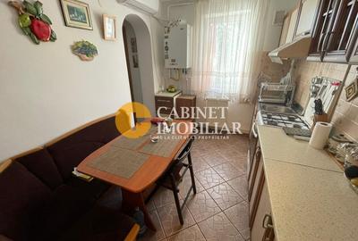 Tudor Vladimirescu str Tepes Voda - decomandat- an 1978 - mobilat - 4