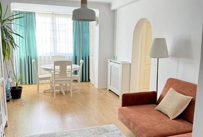 Apartament cu 3 camere semidecomandat, mobilat în Floreasca