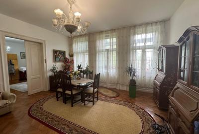 Vand Apartament la casa - 3 camere - garaj - curte - Ultracentral - 2