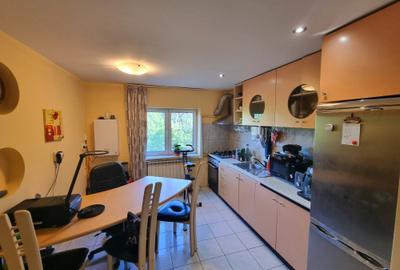 Apartament cu 3 camere decomandat, mobilat în Steaua - 1