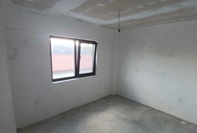 Apartament cu 4 camere decomandat în Central - 3