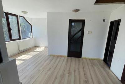Casa 4 camere P+1E zona 3 Insule