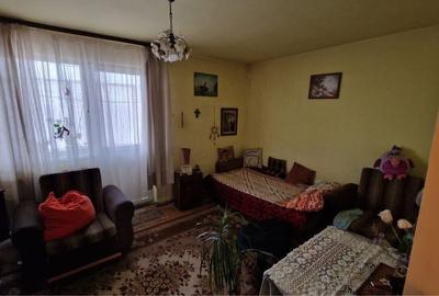 Apartament cu 3 camere decomandat în 1848