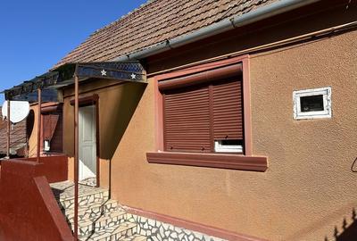 Casă cu 4 camere în Central - 2