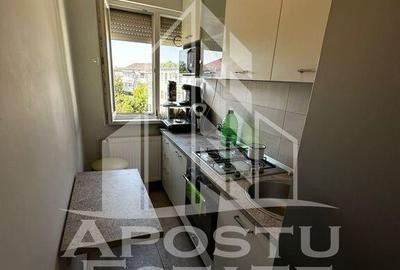 Apartament cu 2 camere semidecomandat în Girocului