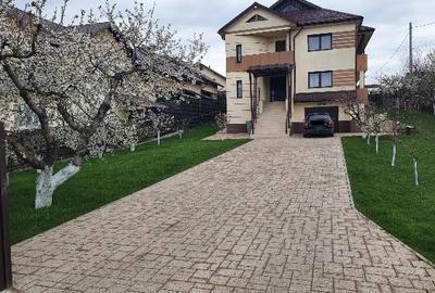 Casă individuală cu 4 camere cu Teren 900 Mp în Cug