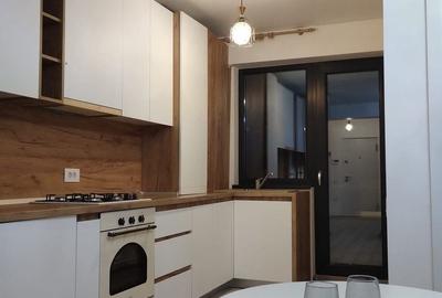 Apartament cu 2 camere semidecomandat, mobilat în Micro 17