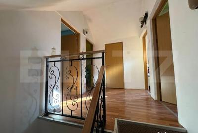 Casă cu 7 camere cu Teren 583 Mp în Păulești - 1