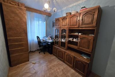 Vanzare apartament 3 camere decomandat in zona 9 Mai