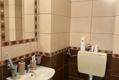 Apartament cu 4 camere semidecomandat, mobilat în Central - 8