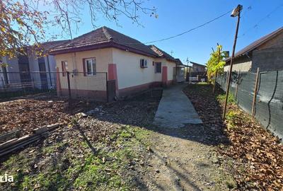 Casă cu 3 camere semidecomandat cu Teren 3197 Mp în Dumbrava - 3