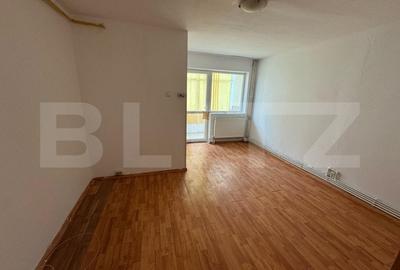 Garsoniera de vanzare, 27 mp, zona Micro 15