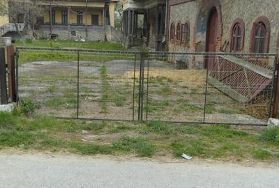 Casa boiereasca/conac central zona superba a Muscelului