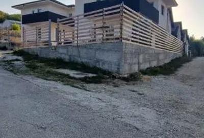 Casă cu 3 camere cu Teren 110 Mp în Central - 1