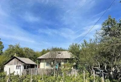 De vanzare casa batraneasca,teren de 2600 mp,Pret 13.000 euro - 1