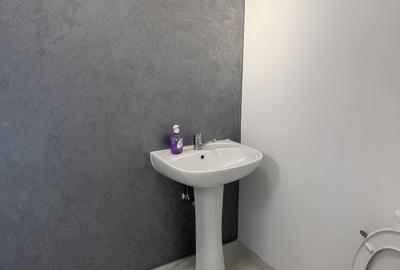 Spațiu comercial, de 75 mp, în Central - 3