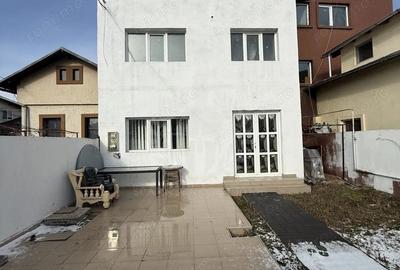 Spațiu comercial, de 240 mp, în Central - 1