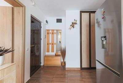 Rezervat De vânzare apartament spațios cu 2 camere decomandat etaj 3 - 7