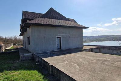 Casă cu 10 camere cu Teren 2700 Mp în Fălticeni - 4