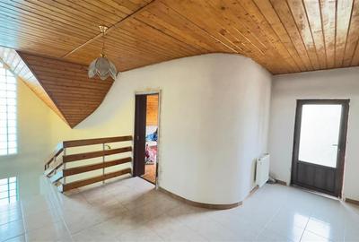 Vilă spațioasă de vanzare in Sanpetru zona Lempes Vilă spațioasă de vanzare in Sanpetru zona Lempes - 8