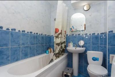 Garsonieră decomandată în Titan