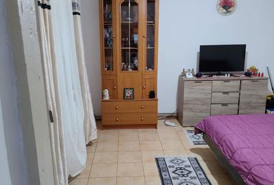 Casă cu 4 camere cu Teren 700 Mp în 23 August - 6