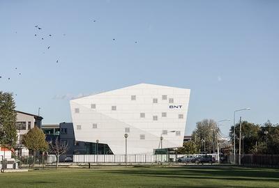 Cladire de birouri - arhitectura exceptionala!