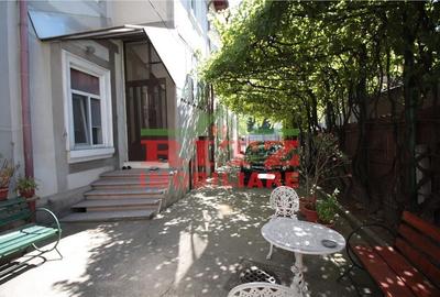 VILA  P+E+M, ideala pentru doua familii, zona Ionascu - 4