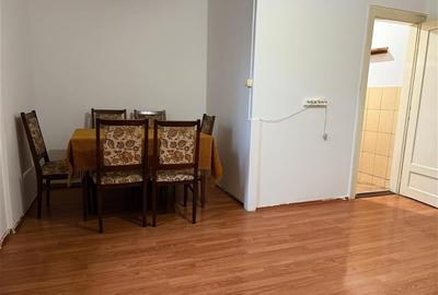 Apartament cu 3 camere semidecomandat în Central - 18