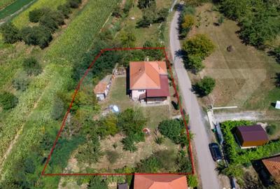 Casă cu 3 camere cu Teren 4000 Mp în Rovina (Brănișca) - 11