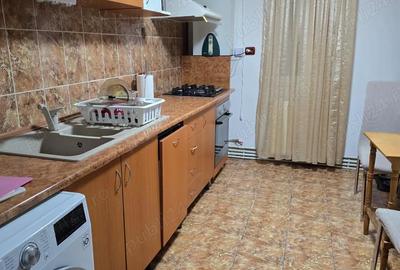 Apartament cu 4 camere decomandat în Central - 3