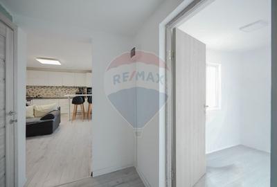 Casă cu 8 camere cu Teren 500 Mp în Iosia - 35