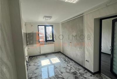 Apartament cu 3 camere semidecomandat în 1 Decembrie - 3