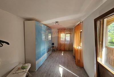 Casă cu 7 camere cu Teren 1134 Mp în Tarcău - 27