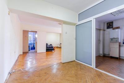 Apartament spațios, modernizat, 2 camere – Bd. Cosminului - 33