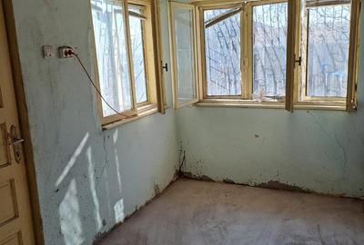 Casă cu 4 camere cu Teren 1300 Mp în Dascălu - 8