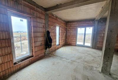 Duplex la rosu cu 3 camere | Mosnita Veche | Padurea Bistrei - 1