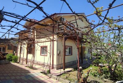 Casă cu 15 camere cu Canalizare în Central - 1