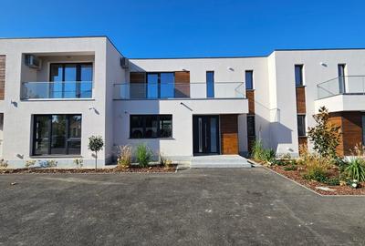 Casă individuală cu 4 camere cu Canalizare în Balotești - 1