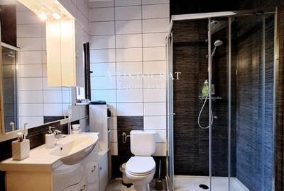 Casă cu 3 camere cu Teren 380 Mp în Petrești - 2