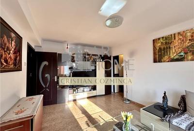 Apartament cu 2 camere decomandat, mobilat în Sud