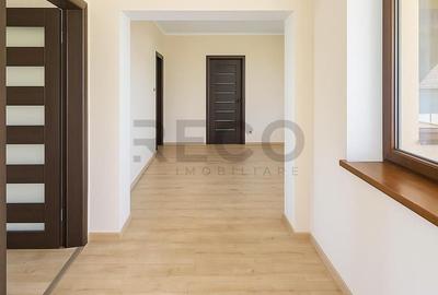Casă cu 5 camere cu Teren 521 Mp în Borș - 1