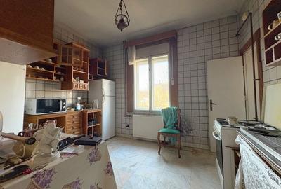 Apartament spatios, cu garaj, in zona Centrala - Baile Neptun - 10