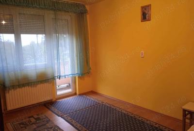 Apartament cu 2 camere decomandat în Carei